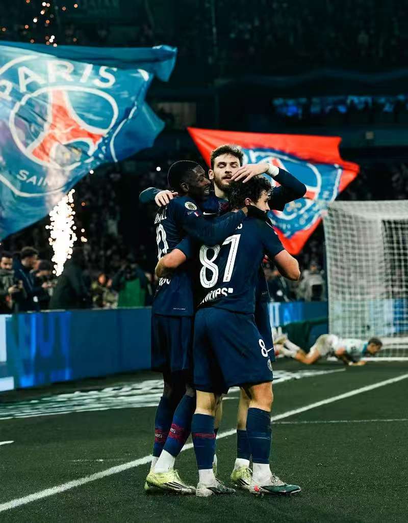 若昂-内维斯赛后社媒: 团结一心, 我们战无不胜