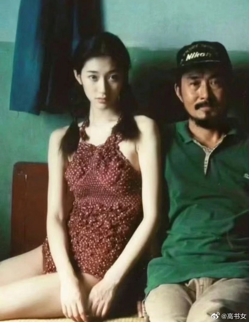 李小冉的14岁，大美女真的没有长开的时期，从小就美貌完成式了