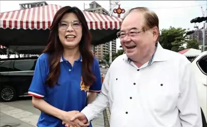 最新民调出炉，绿营要慌了，韩国瑜成郑丽文强援，卢秀燕为绿发声最新民调一出来，