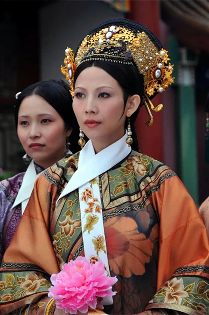 38岁的蔡少芬签完《甄嬛传》合同才发现自己怀孕了，而且之前已经流产过一个孩子，高