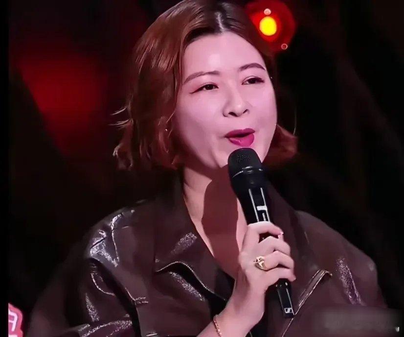 杜华这番对唐九洲的发言，把过往的心结全部摊开来讲。杜华直言自己是为唐九洲而来，心