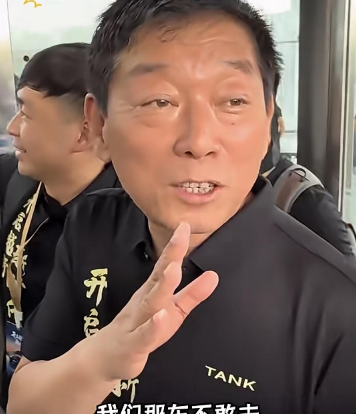 8月11日，有车圈人士采访长城汽车董事长魏建军：怎么看理想i8撞大卡车的事。魏