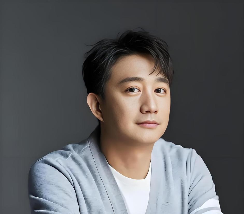 1994年，19岁的蒋勤勤第一次踏进北京电影学院，整个校园为她沸腾。那时的北电，