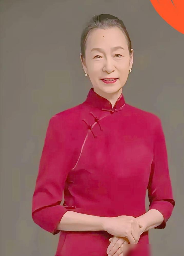 奚美娟这事儿闹大后，上海戏剧学院慌了。简单说下：她是学校请的客座教授，这