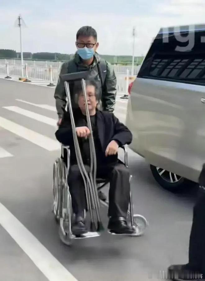 郑智化已清空微博郑智化不必清空微博网暴郑智化很魔幻。很多抡起键盘砸向郑智化的人