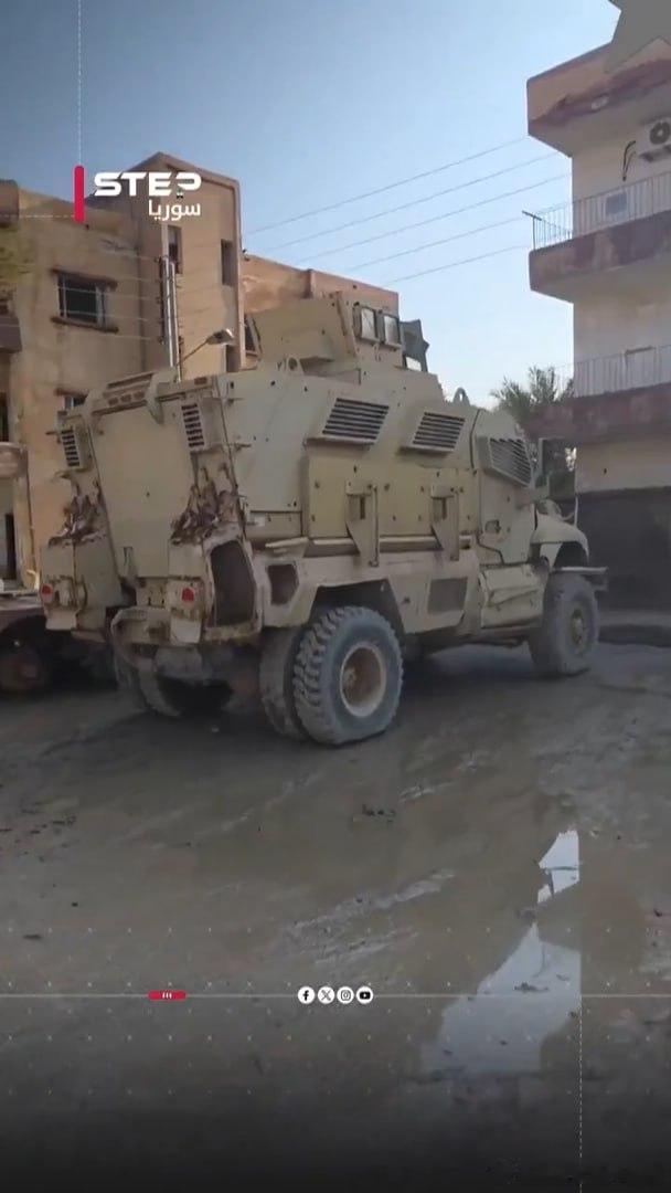 在叙利亚东部哈塞克省沙达迪镇，库尔德SDF武装遗弃了大量重型机械化装备。包括了自