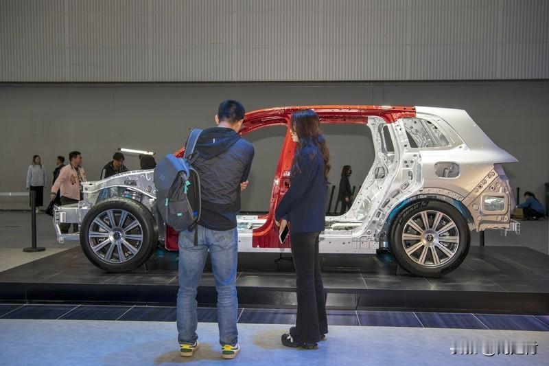 问界汽车回应惠州车辆起火问界汽车回应惠州车辆起火一事备受关注。车辆起火绝非小事