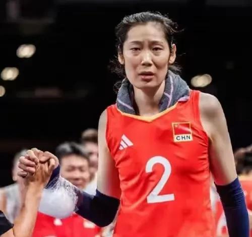 朱婷还能回中国女排吗？先说结论，大概率回不来了，理由如下：1，2