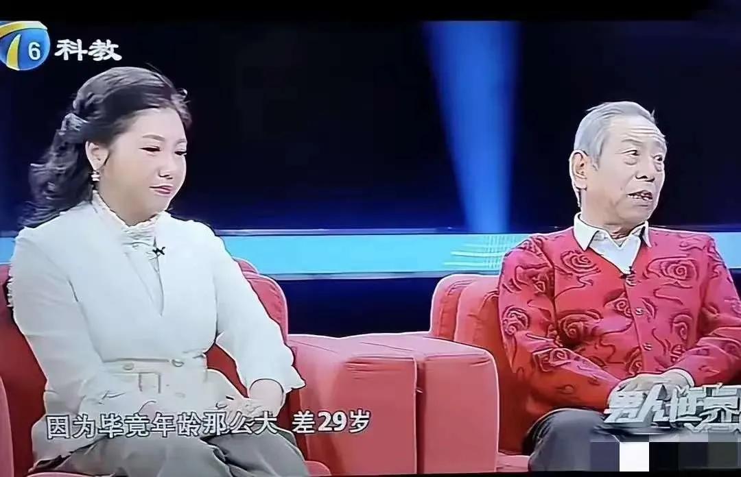 天津相声圈的老夫少妻还真多。比如相声名家佟有为的妻子张玙璠，就相差了29岁。而