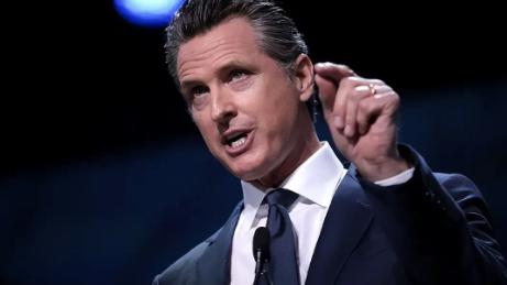 对中国来说，特朗普的打法是乱拳，纽森的打法是降维——加州GDP已经4.3万亿美元