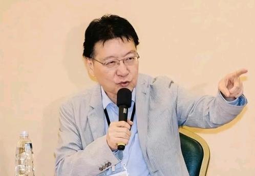 罕见！赵少康出来为郑丽文说话了！7月5日，赵少康表示，郑丽文是党主席，党主席关注