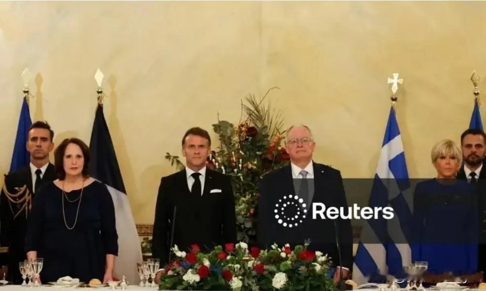 法国总统马克龙在雅典与希腊总理基里亚科斯·米佐塔基斯会谈时表示，“我们不应低