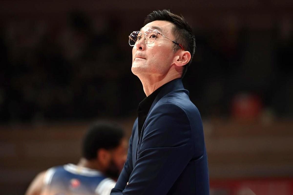 新疆队这操作，真是看不太懂。当家球星，巅峰状态的前MVP沙拉木，直接被摁在板凳