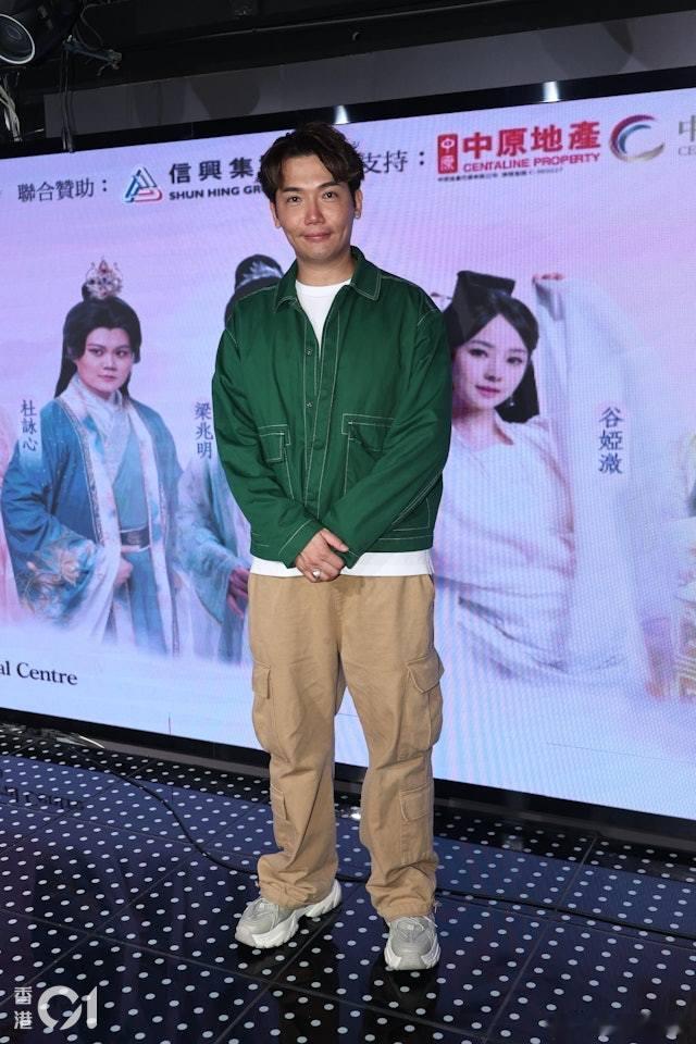 黃建東評女星胸型惹爭議被轟不尊重女性認遭公司提醒：絕非有意冒犯.TVB藝人黃建