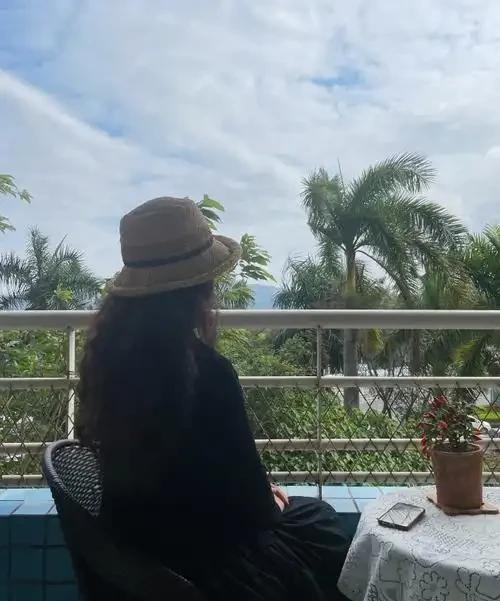 我发现小区里公务员、老师、医生退休的人，虽然他们经济条件不错，但是多数人并不喜欢