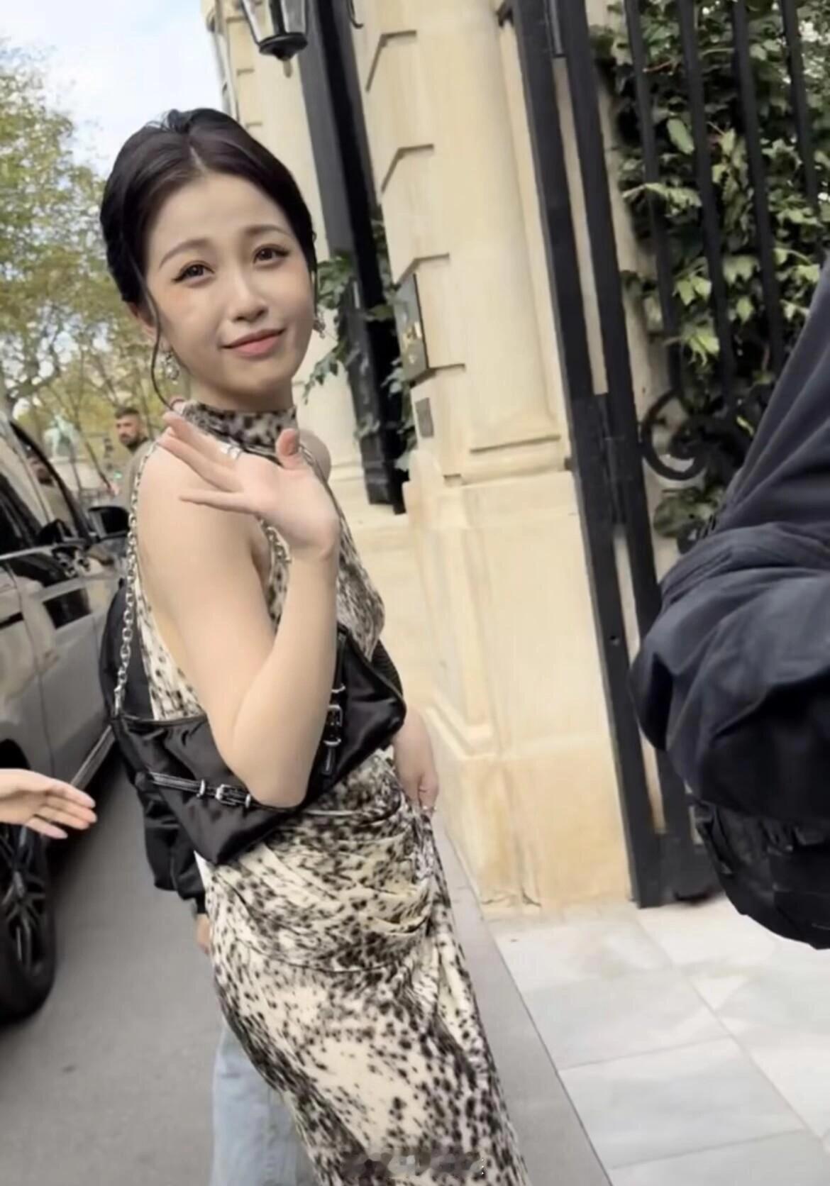 生图镜头下的虞书欣，状态很真实，网友：太