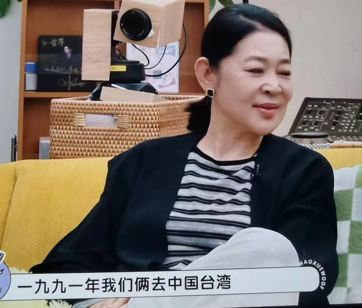 蔡明：“我和倪萍1991年去台湾的时候，台湾人都没怎么见过大陆人，看到我们的时候