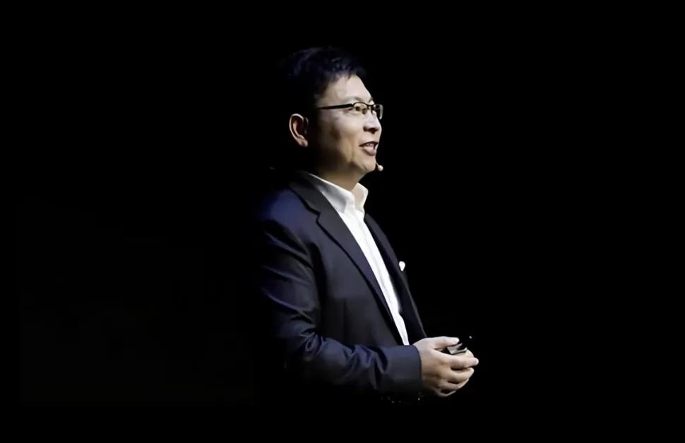 看新闻里说余承东去年被任正非签文件提成IRB主任了，管着华为一年差不多2000亿