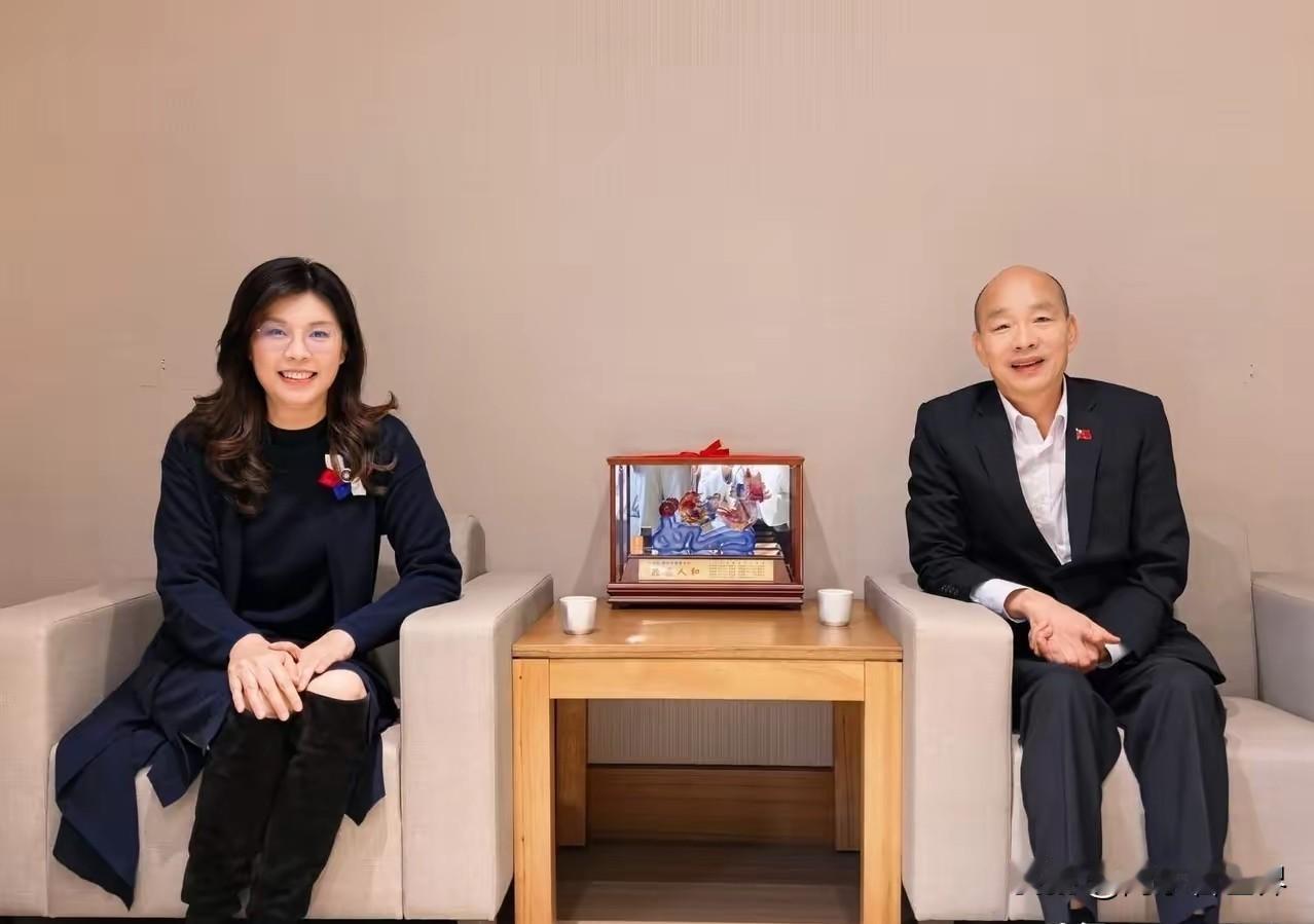 昨天，郑丽文拜会韩国瑜两人就党务、岛内时局，进行了深入、广泛的讨论。韩国瑜