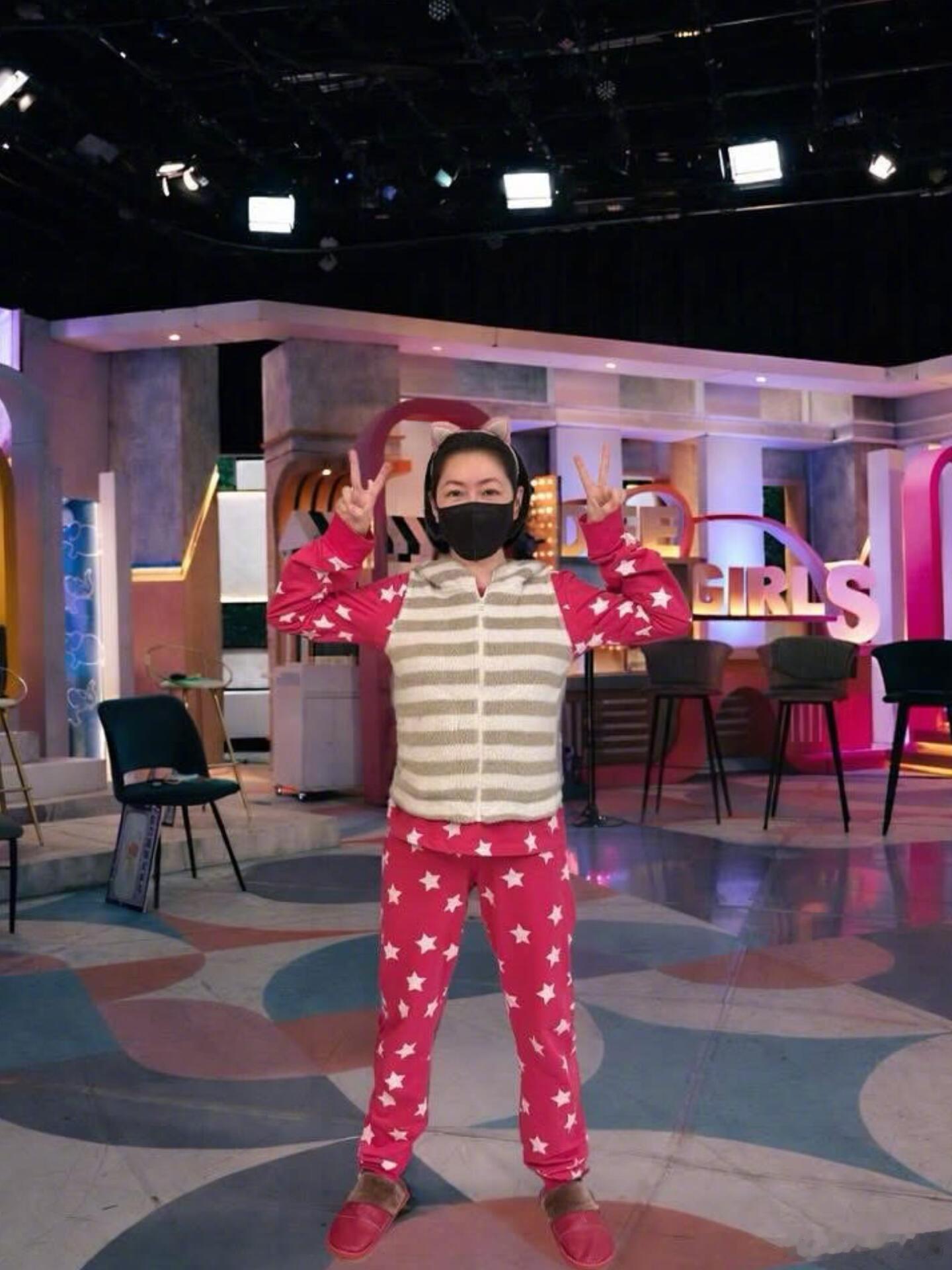 小S宣布复工，用3个月时间寻找新的小S，珊一定也会很欣慰🥺小S晒开工照