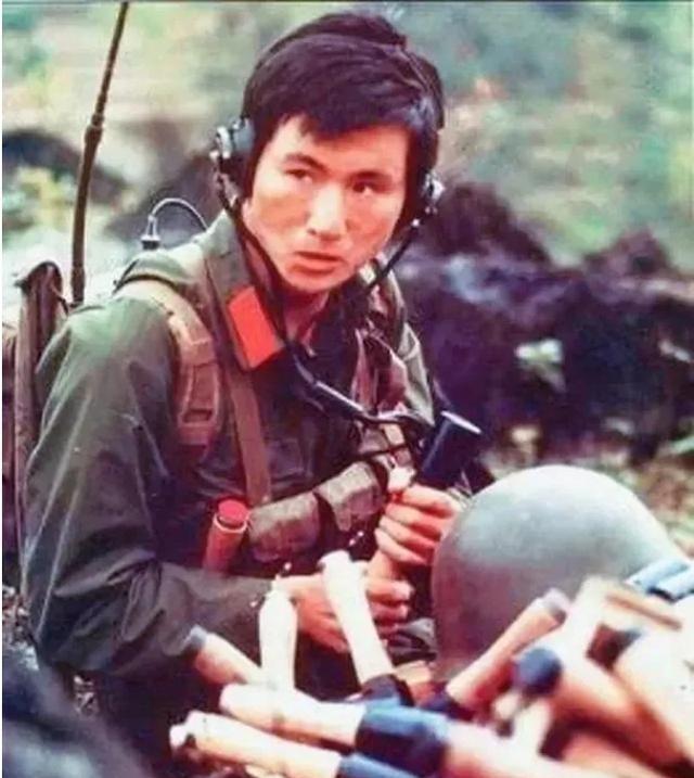 1985年，老山战场上，杨启良歼敌18人，转业后却遭地方恶霸刁难，他看了恶霸一眼