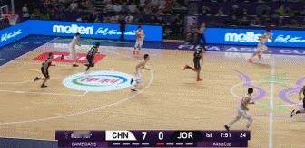 王俊杰手感火热，一箭穿心！在今晚男篮亚洲杯小组赛，中国男篮对阵约旦男篮的第一