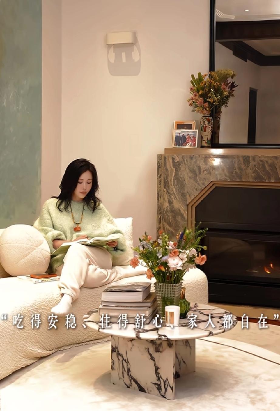 王石是真的玩不过田朴珺，田朴珺虽然比他小30岁，但精明劲真不是一般人能比的。最近