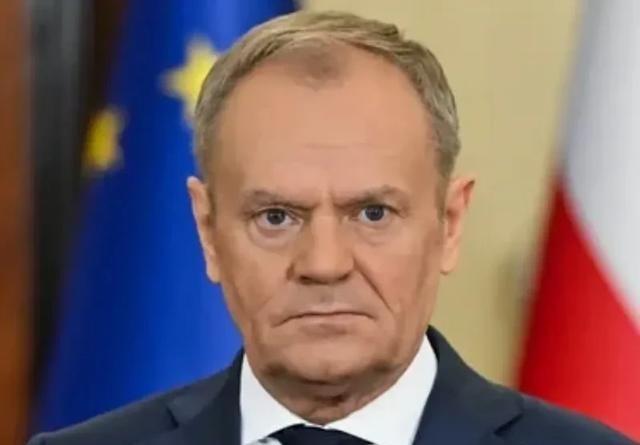 波兰总理：美国告诉乌克兰，想让美国成为和平协议担保方，就必须向俄罗斯做出领土让步