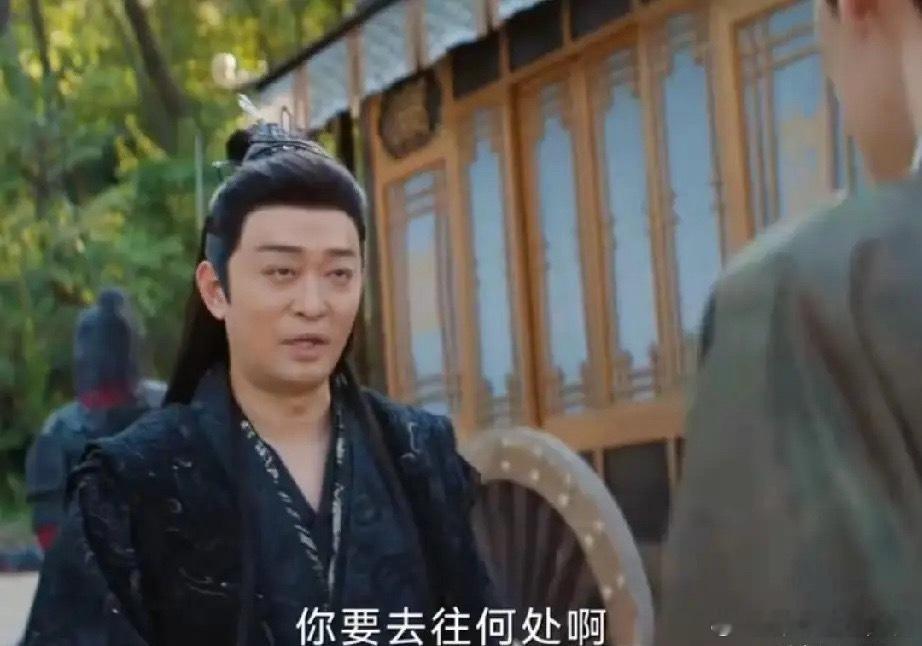 《与晋长安》黎霜明面上一副要与太子撇清关系的模样实际是想以此蒙蔽励王，意图送太子