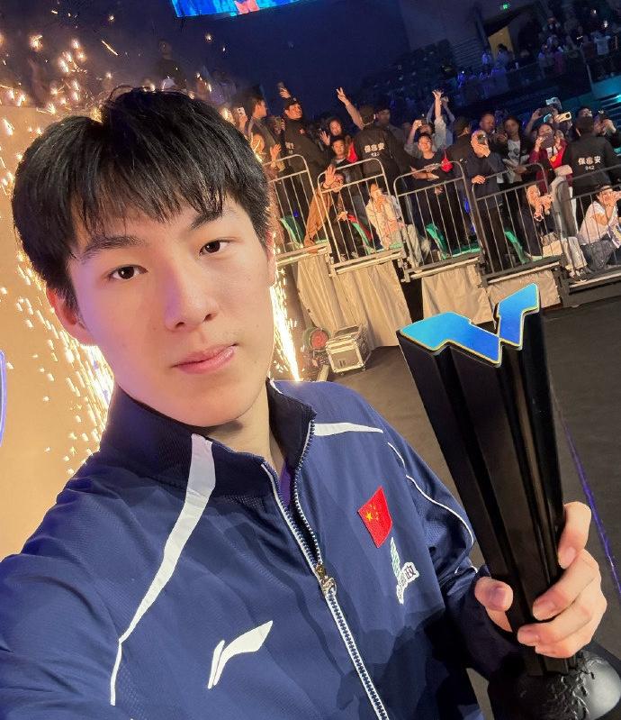 国乒男队传来一个好消息，确实让人心里踏实不少！温瑞博带着陪练和第一替补的身份