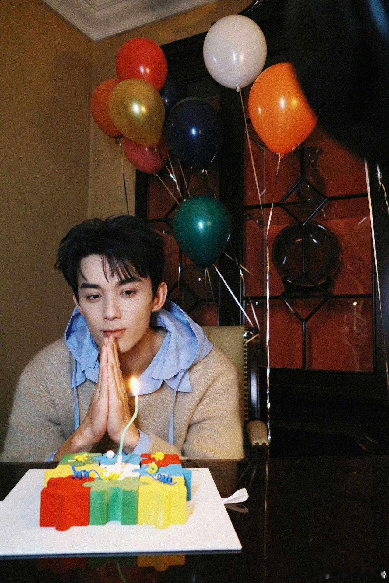 吴磊女友视角代入感对没有追星欲，纯想谈的冲动！沉浸在磊磊的帅气中无法自拔，每张