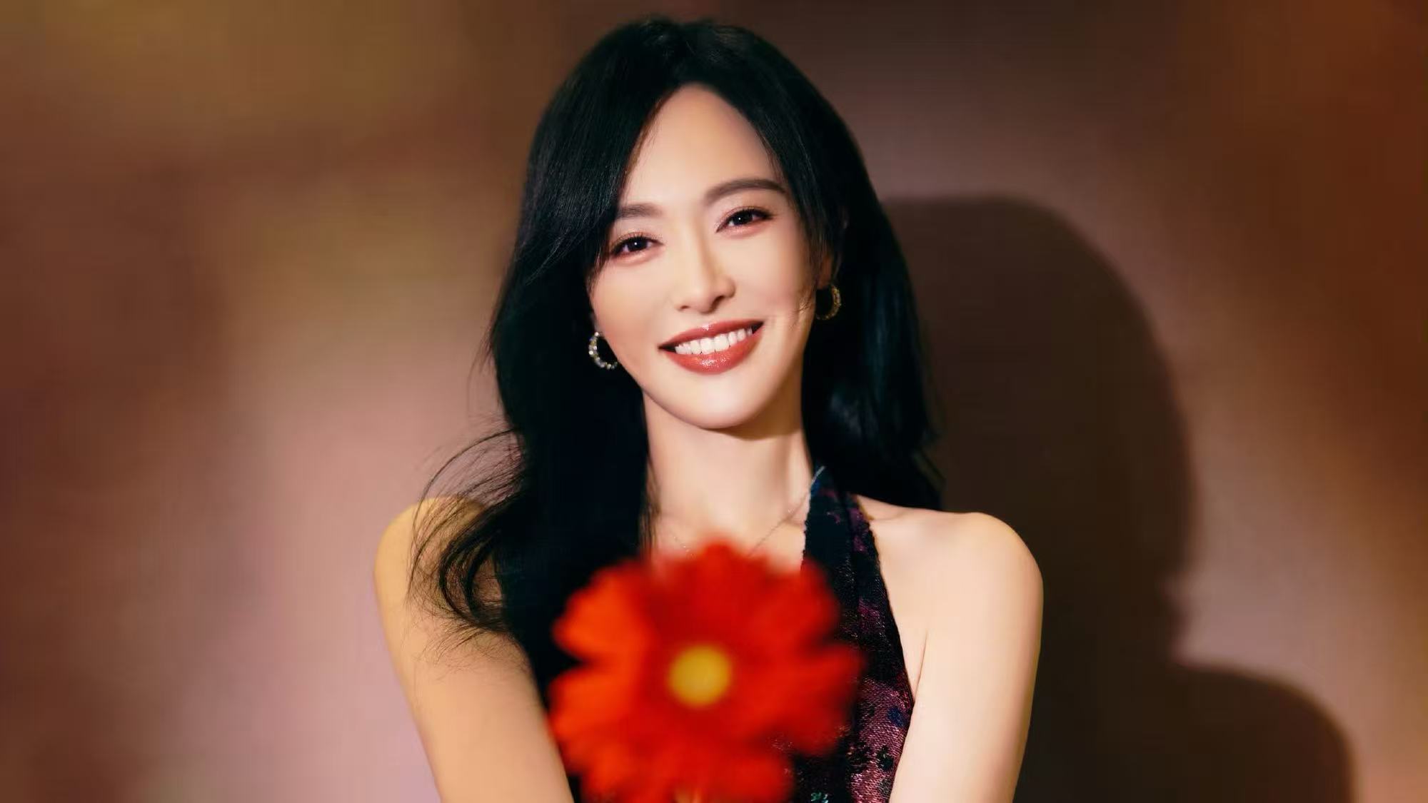 《爱情没有神话》热播，为何观众口碑褒贬不一？由唐嫣、赵又廷、杨采钰等主演的都市