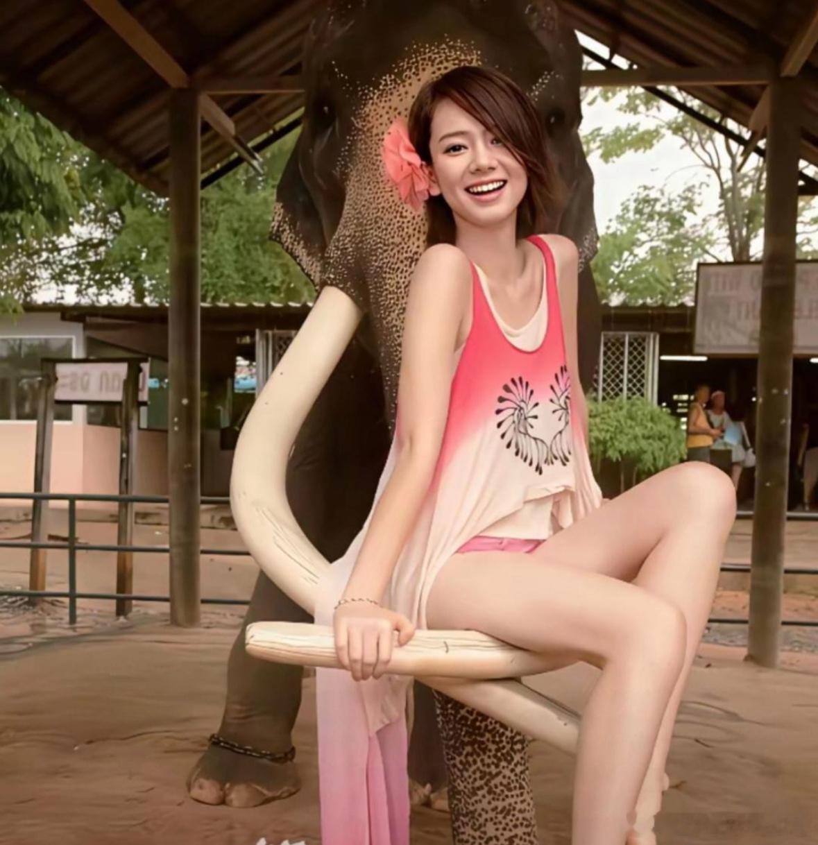 戚薇刚出道的时候