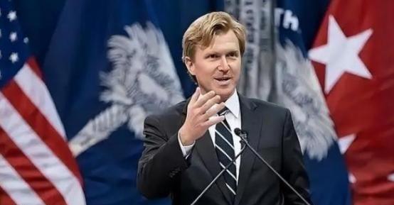 美国还是有头脑清醒的人的，美鹰派专家科尔比告诫美国人：别上俄、印、欧的当了，如果