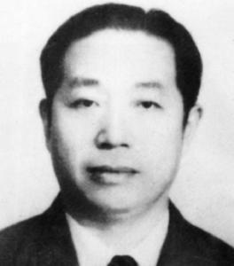 刺蒋失败后，百变杀手华克投奔延安，毛主席当场断言：你绝不能留在这里！1937年的