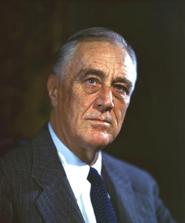 1945年4月12日，罗斯福因脑溢血突然去世，二战尚未结束，联合国也还在图纸上