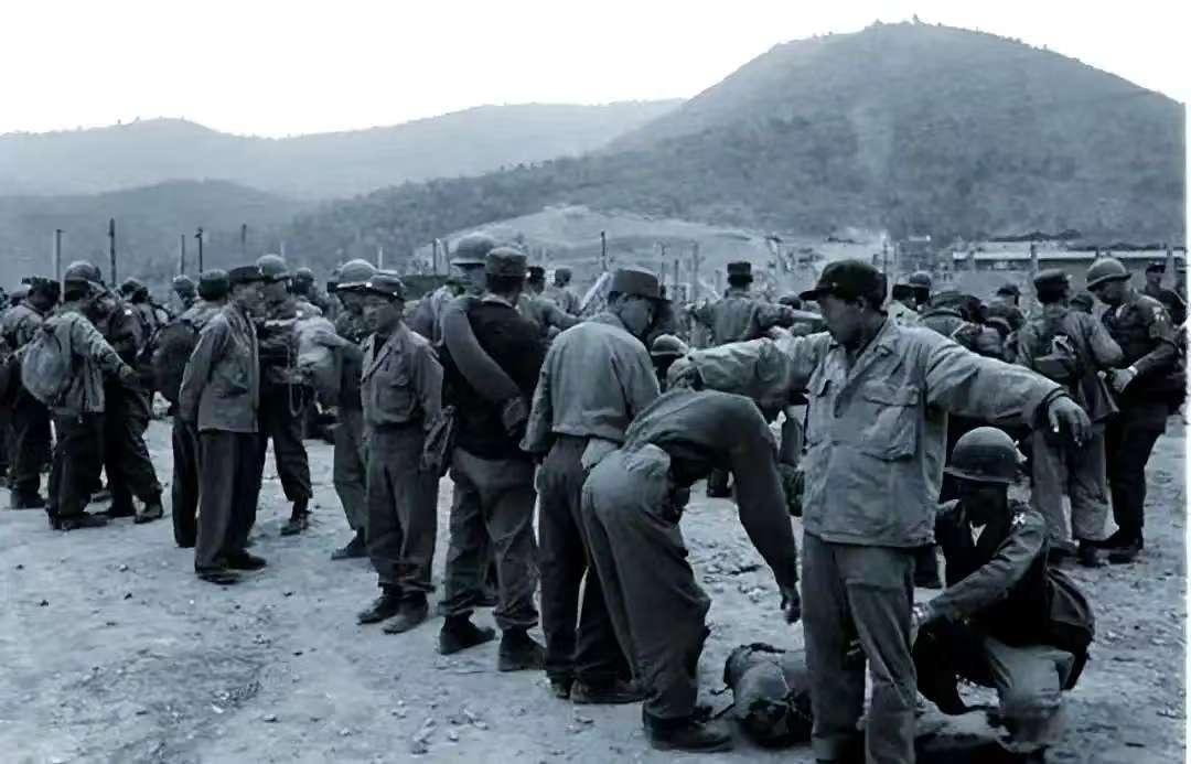 朝鲜停战前夜，毛主席发现致命漏洞，急调24万奇兵入朝一举定乾坤你们知道这“