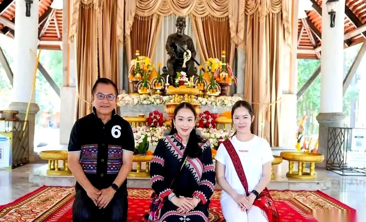 都以为她输了，出局了。结果人家一转身，直接扎进了最偏、最穷的少数民族山沟沟里。