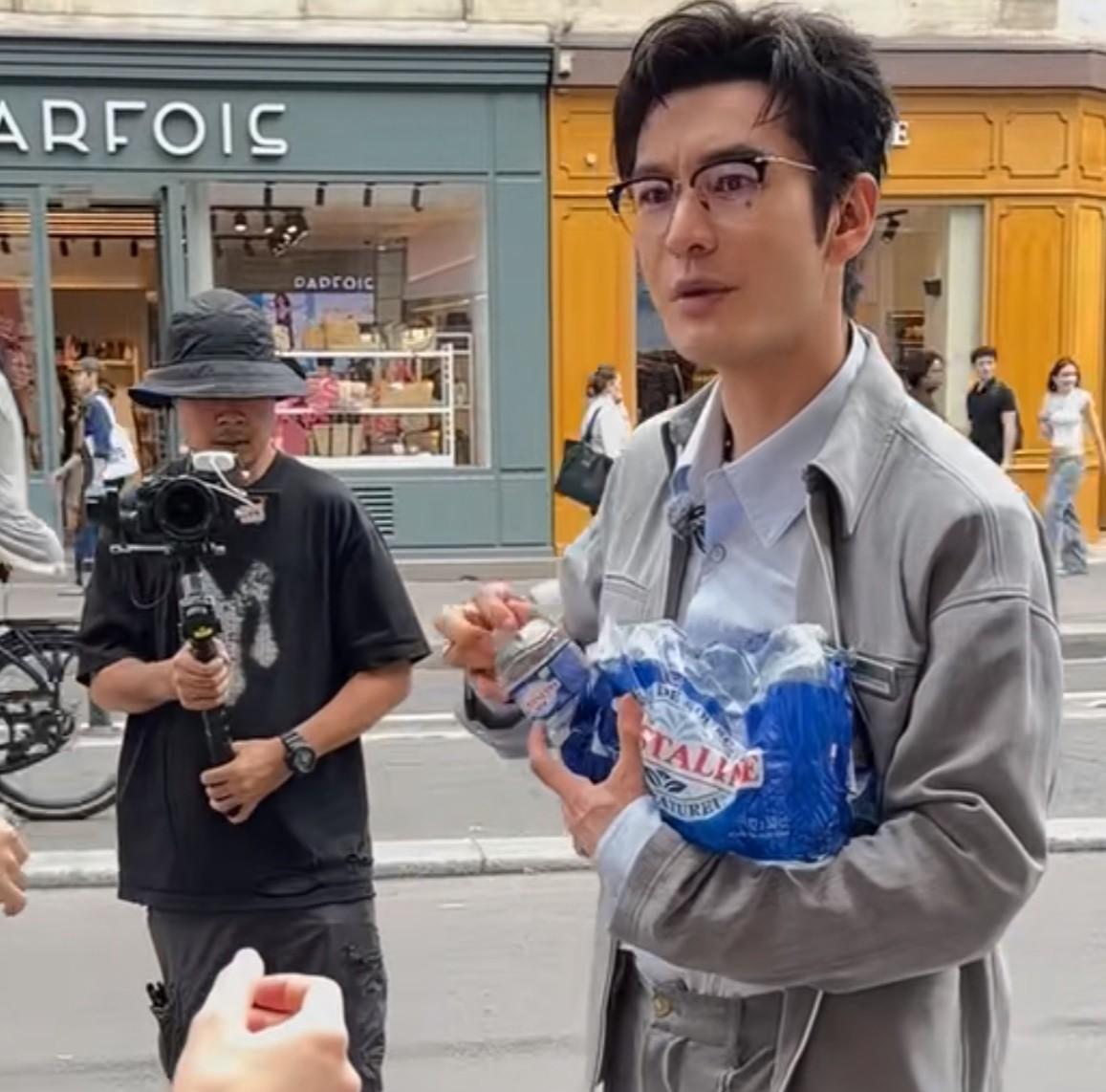总感觉黄晓明不对劲，他都已经47岁了，头发变白，满脸皱纹，发福变胖，这些老年