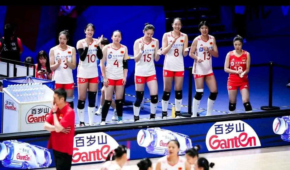实打实得说：目前中国女排就是一支2流中流球队。不捧不贬！抛开李盈莹，中国女排的