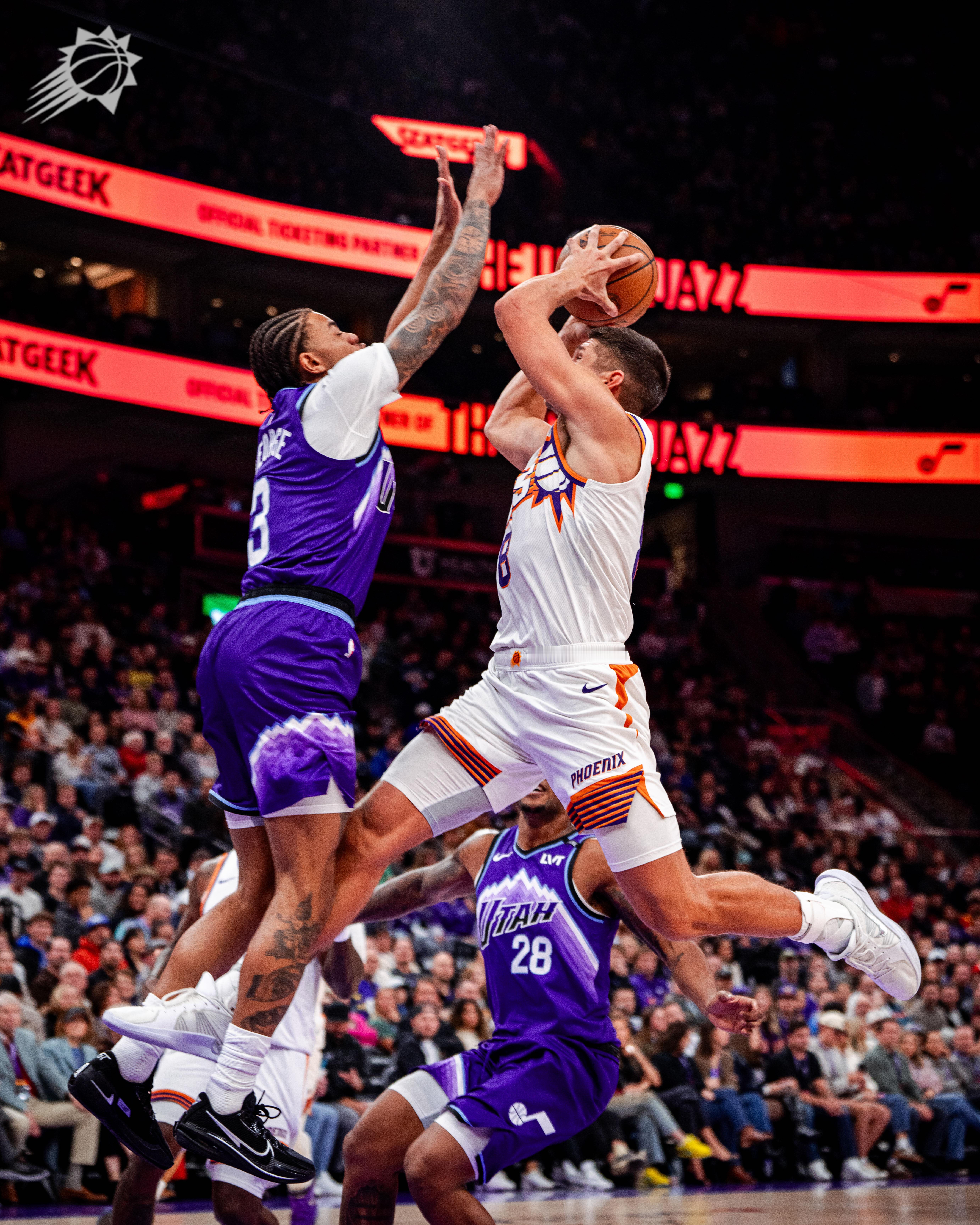 闪转腾挪🕺在空中定格菲尼克斯太阳｜旭日东升｜太阳vs爵士​​​