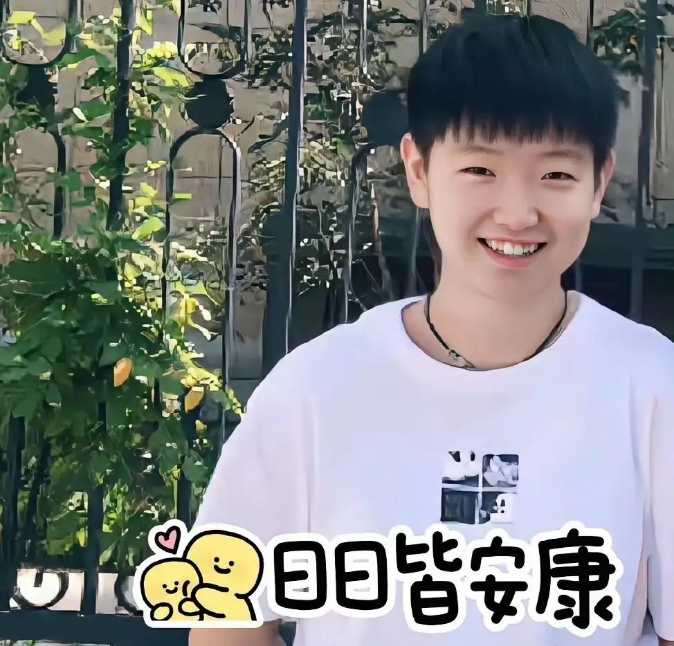 莎莎，做自己的光，不需要太亮无论走到哪里都要让自己发光这世界只有你自己知道，