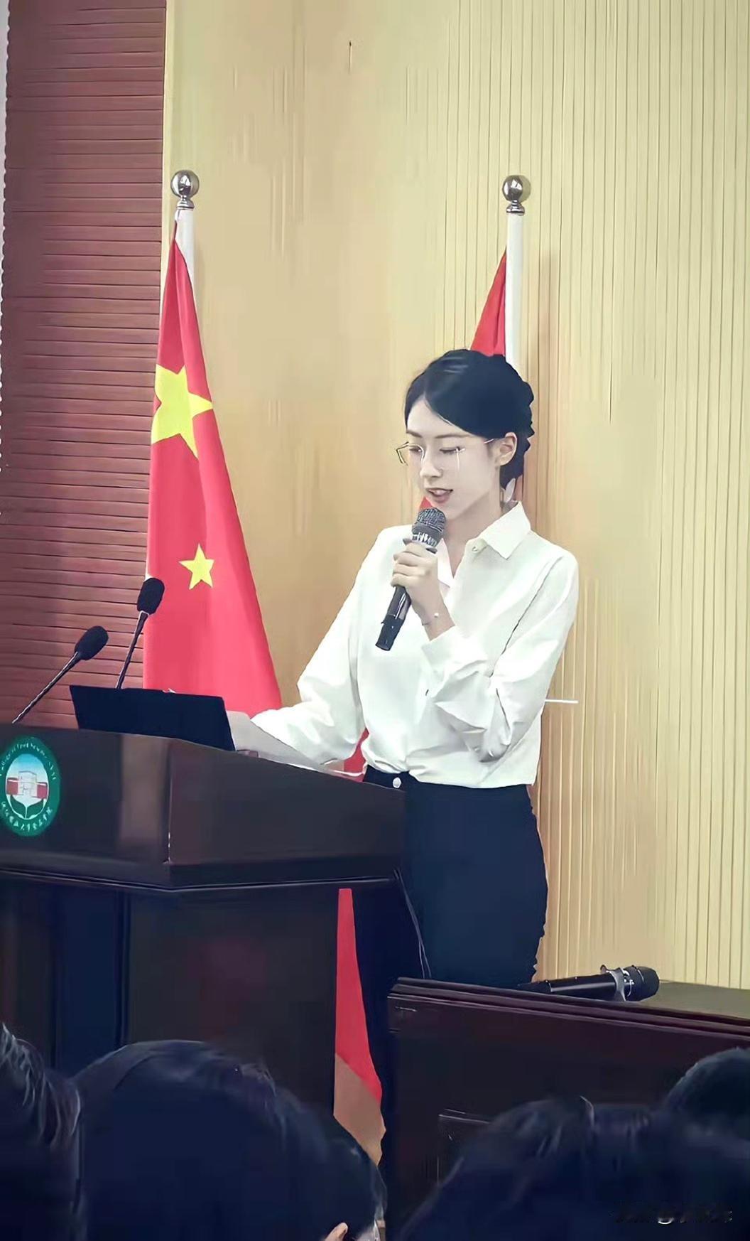 这样的女孩子在职场是不是香饽饽？