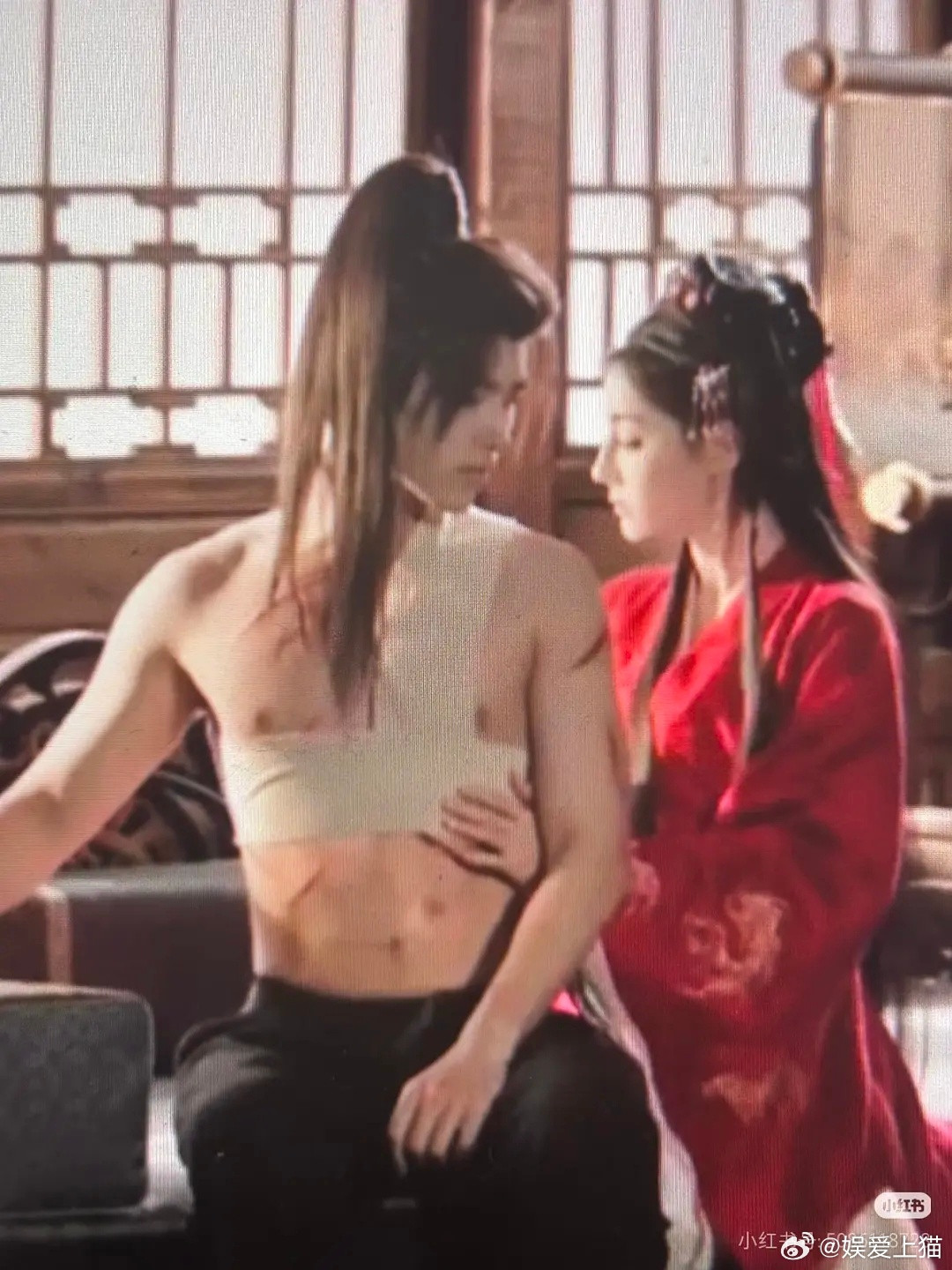 白日提灯和逐玉的疗伤戏哪个更好看呢