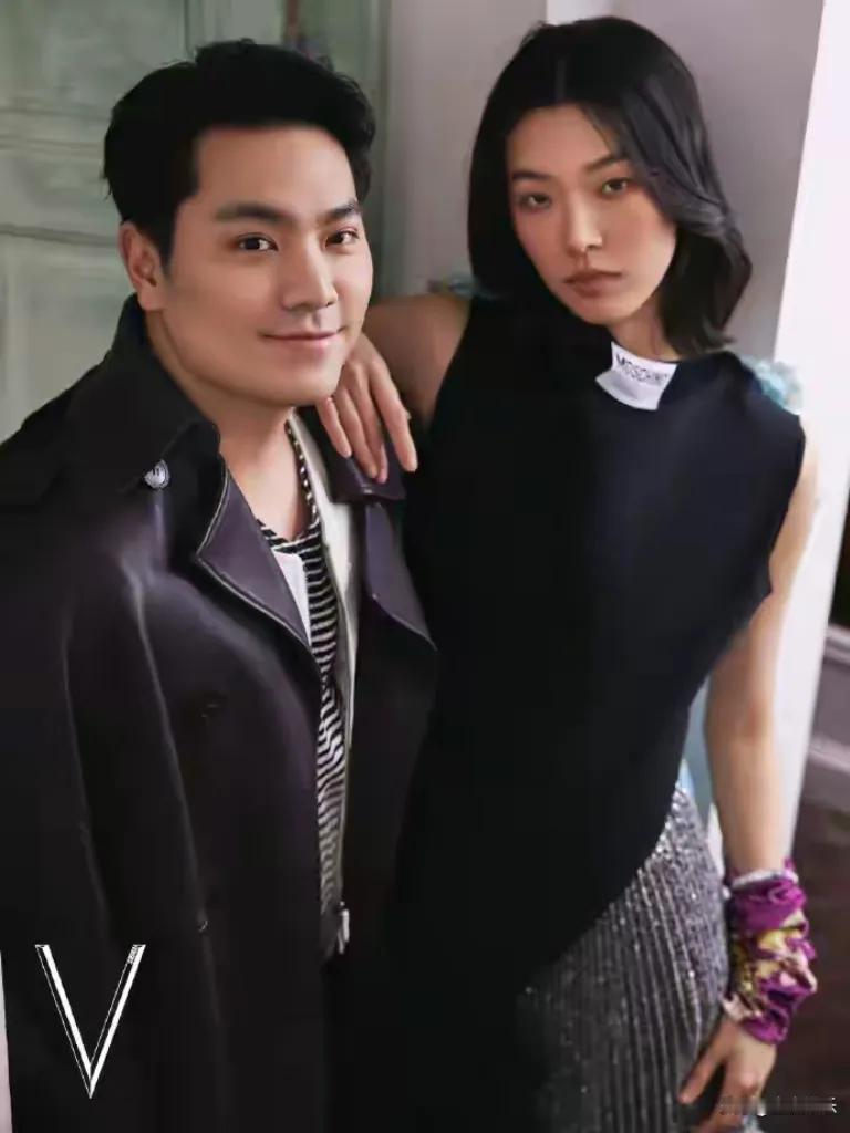 当国际超模游天翼嫁给矮半头的“平凡男”，外界满是诧异。直至其公婆身份曝光，一切才