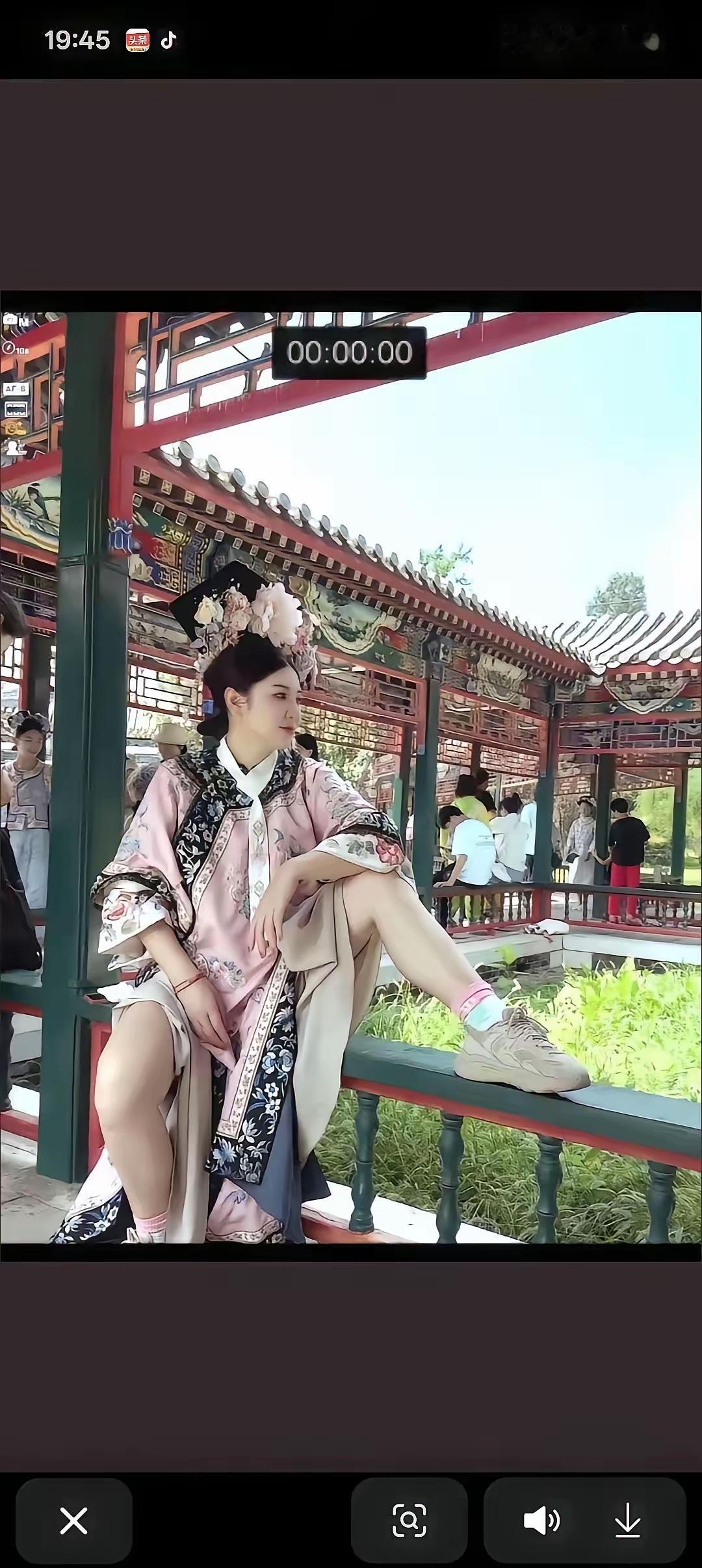 美女如此姿势，一言难尽！