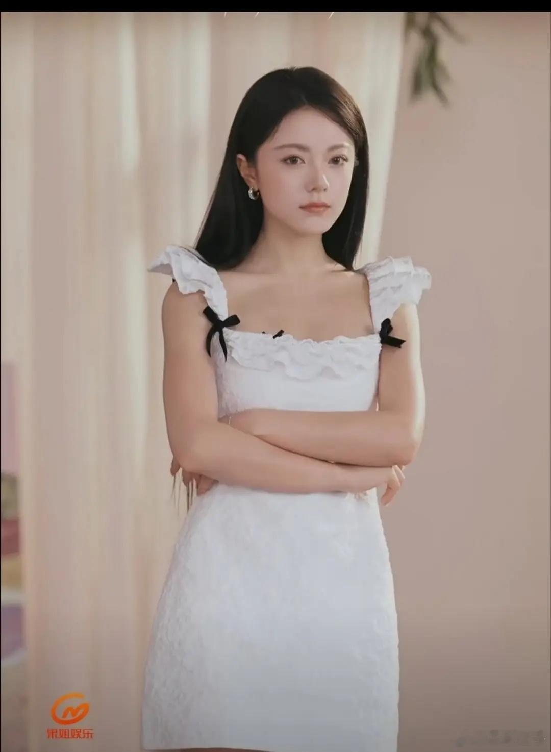 赵今麦ck活动生图
