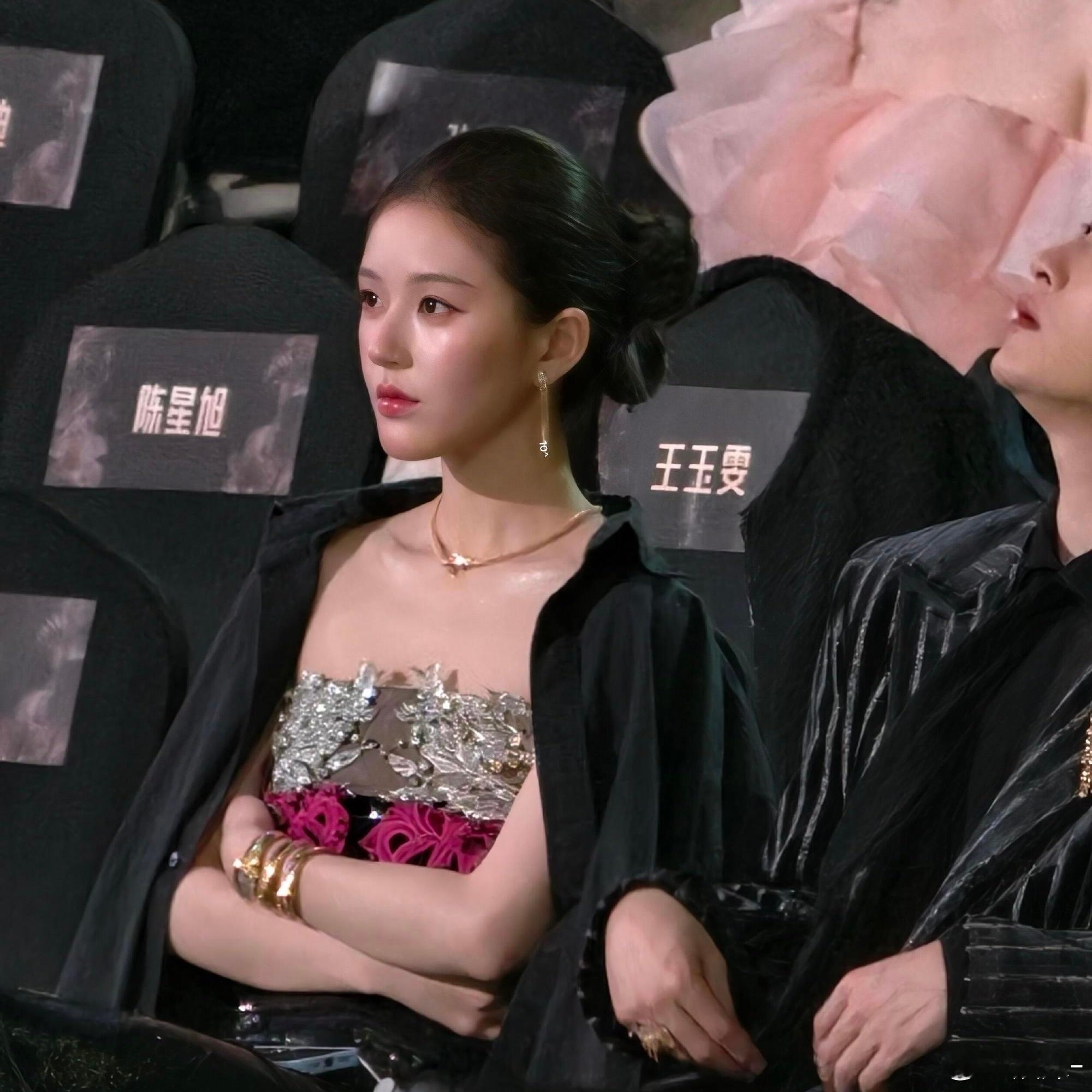 讲真滴，论剧播成绩，95花这几年也只有赵露思