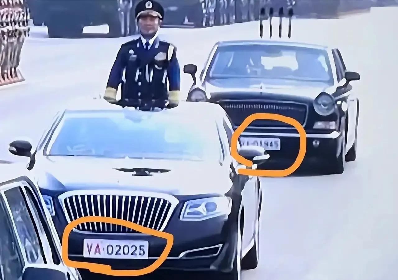 你们发现了吗，有一辆空着的1945检阅车，这细节真的泪目，空着的车，却满