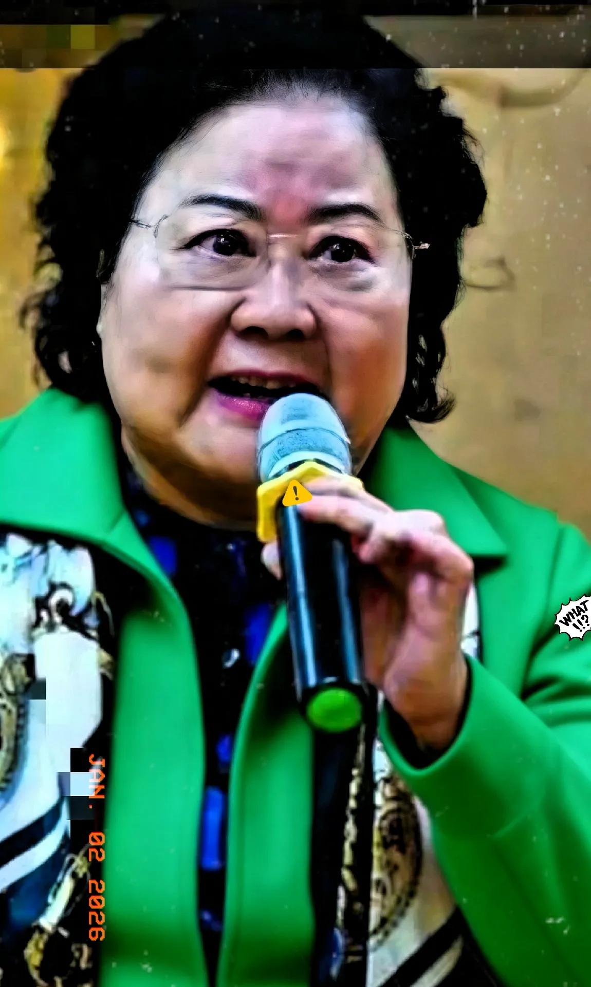 真是可笑至极！76岁老艺术家宣称“三十多年没回国是为了弘扬京剧”，没想到回国